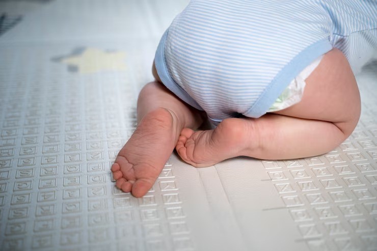 bayi menangis setelah kentut, penyebab bayi sering kentut dan menangis, gas di perut bayi, cara menenangkan bayi setelah kentut, bayi kaget kentut, kentut bayi terus menangis, bayi kembung dan menangis, cara mengeluarkan gas bayi, tangisan bayi
